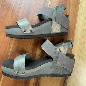 Hokus Pokus wedge heels